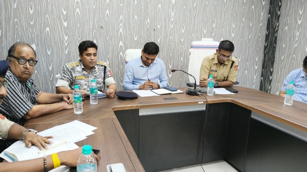 যান চলাচল স্বাভাবিক রাখতে প্রশাসনিক বৈঠকে বিরোধী দলের জনপ্রতিনিধিও