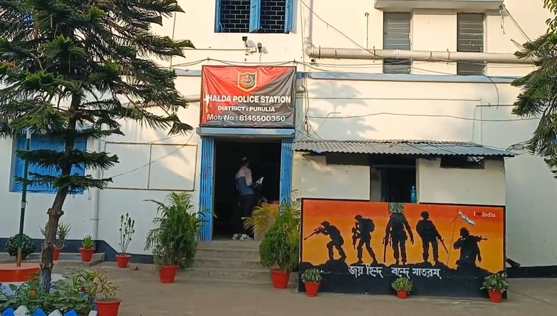 নিয়ন্ত্রণ হারিয়ে গাছে ধাক্কা, মৃ*ত্যু বাইক আরোহীর