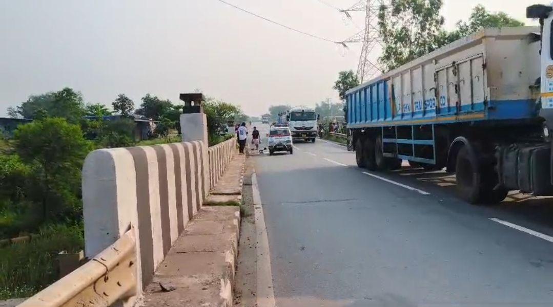 অজ্ঞাত গাড়ির ধাক্কায় আড়শার যুবকের মর্মান্তিক পরিণতি