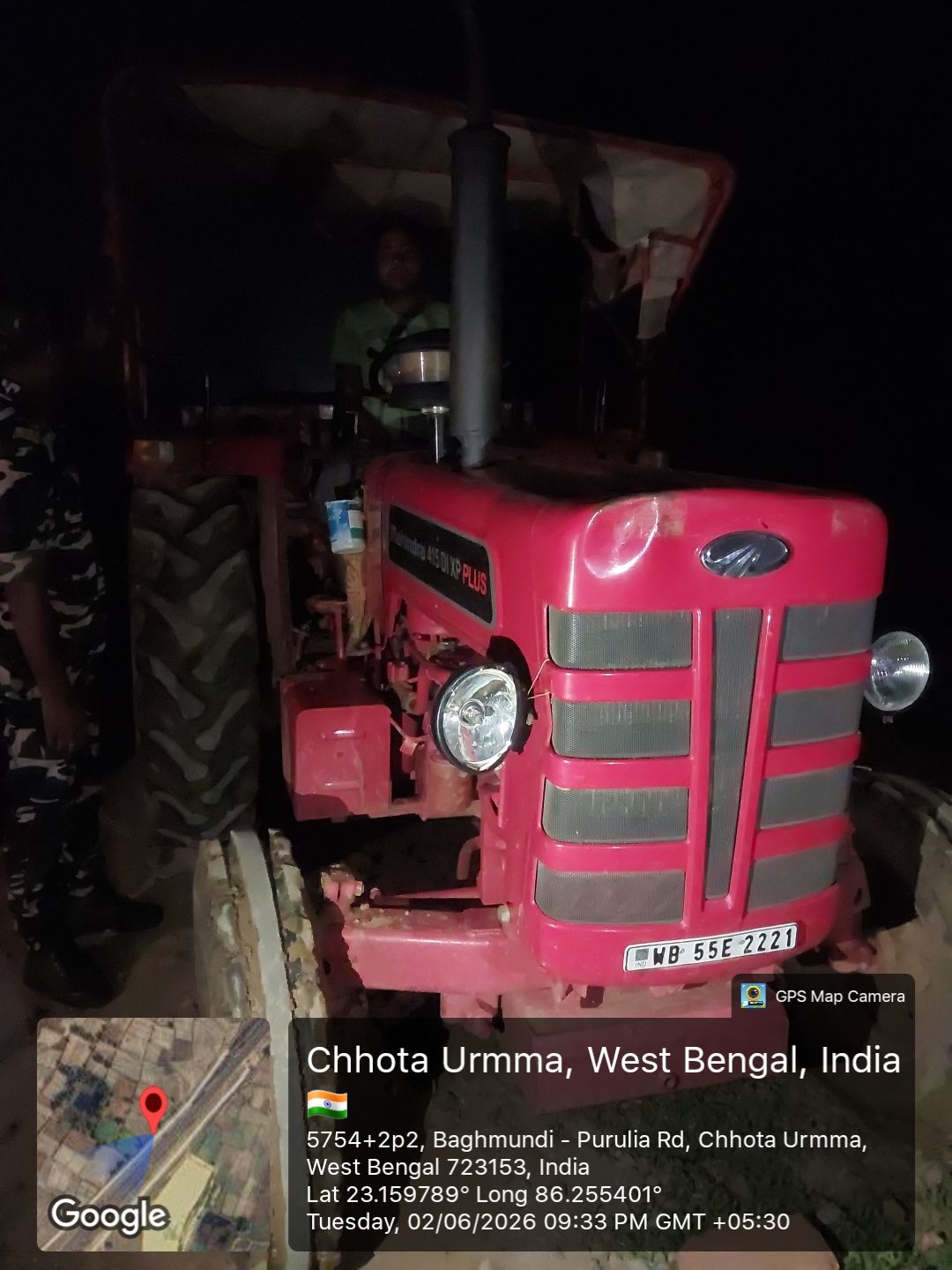 বলরামপুরে নদী থেকে বেআইনি বালি তোলার অভিযোগ, আটক ট্রাক্টর
