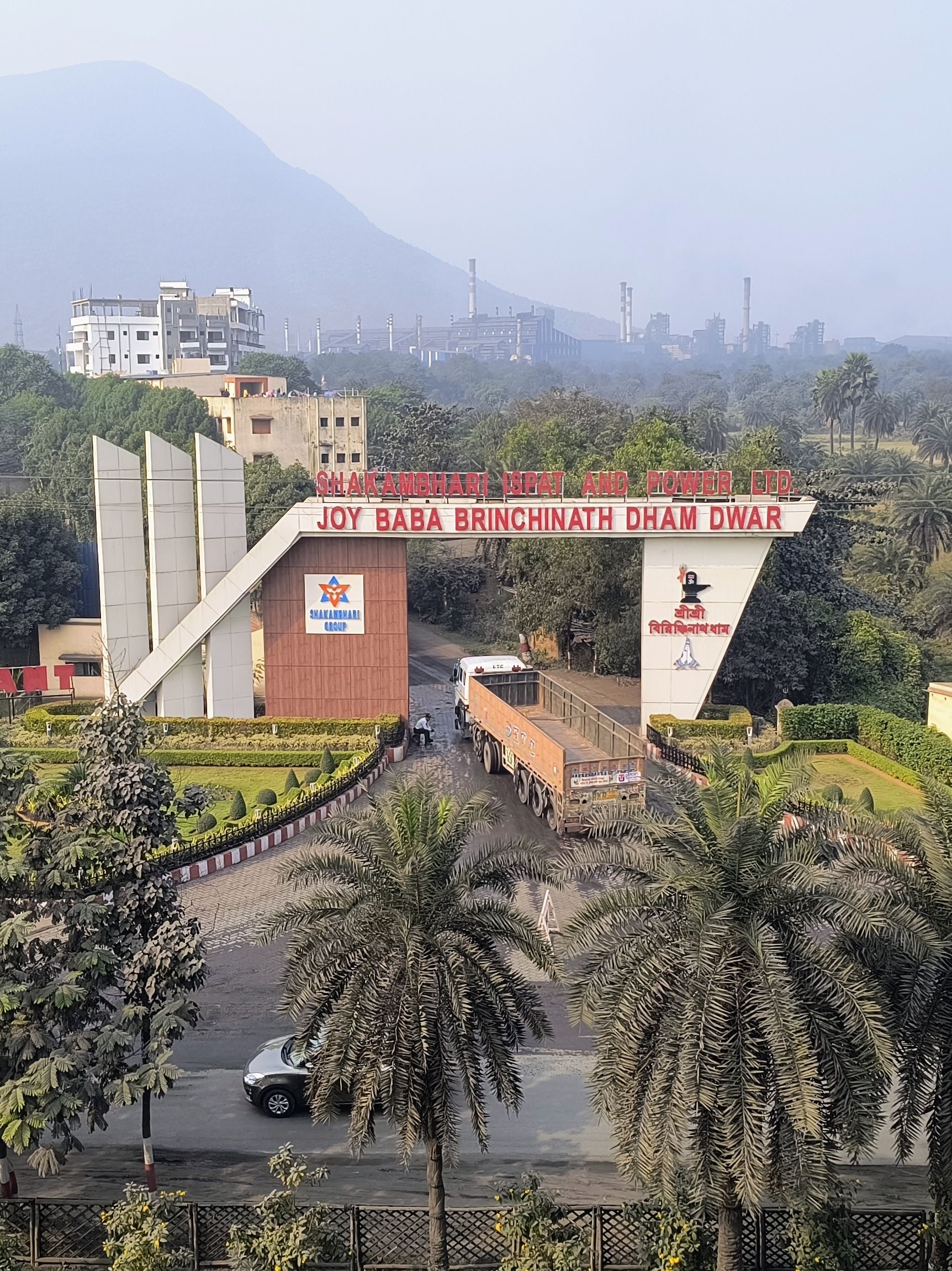 একাধিক দাবিতে কারখানা কর্তৃপক্ষকে স্মারকলিপি ঠিকা শ্রমিকদের
