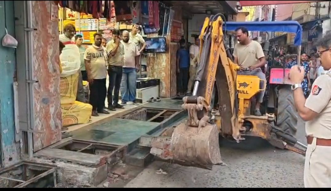 চললো বুলডোজার, পুরুলিয়ার ইতিহাসের কাপড় গলির পাল্টে গেলো ভূগোল