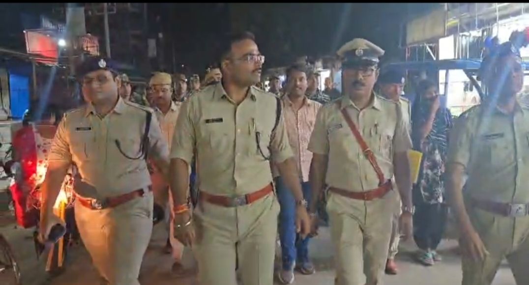 ফুটপাথ দখলমুক্ত করতে আরও বড়ো বুলডোজার অভিযান, সতর্ক করলেন খোদ পুলিশ সুপার
