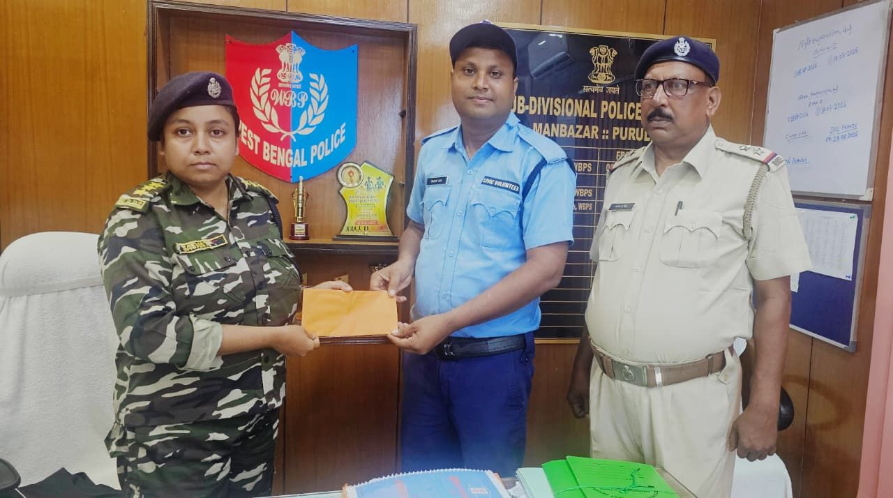 সততার পুরস্কার, ৪০ হাজার টাকা ফিরিয়ে সম্মানিত সিভিক ভলান্টিয়ার