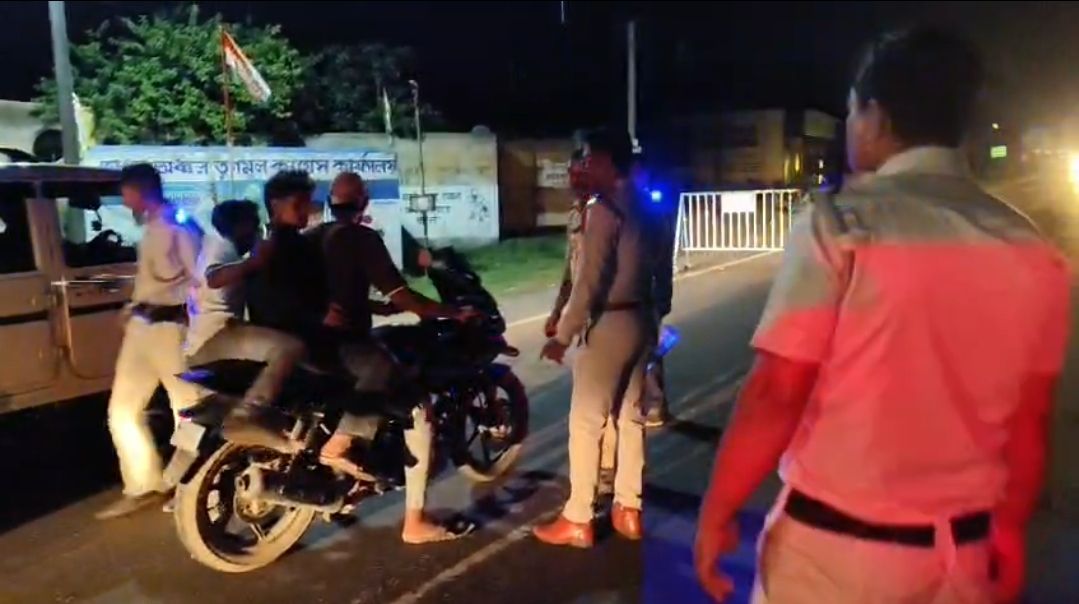 পুরুলিয়া মফস্বলের হাতোয়াড়া ট্রাফিক গার্ডের  রাতভর অভিযান