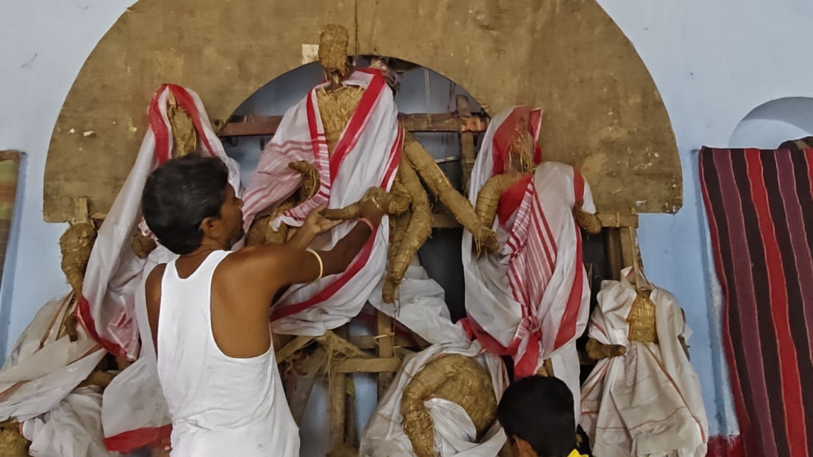 রথেই সূচনা, দিল্লির মুঘল কারাগার থেকে পুরুলিয়ায় কী করে এলেন দুর্গা?
