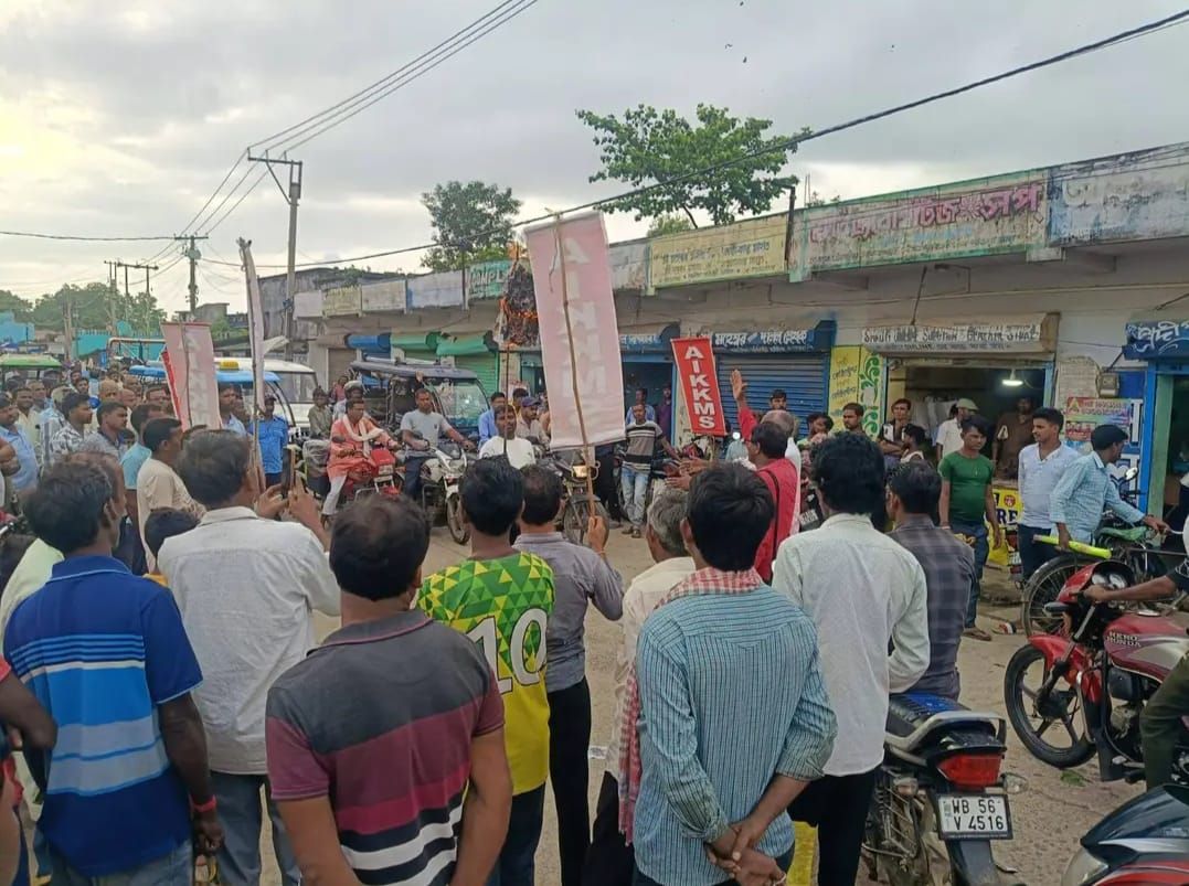 দিল্লিতে  ছাত্র যুবকদের উপর পুলিশের লাঠিচার্জ, পথে নামল এসইউসিআই