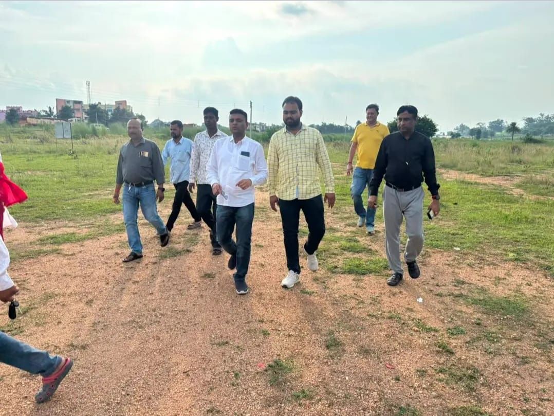 পুরুলিয়া ১ নং ব্লকের চাকলতোড়ে হবে ইনডোর স্টেডিয়াম, জমি পরিদর্শনে বিধায়ক