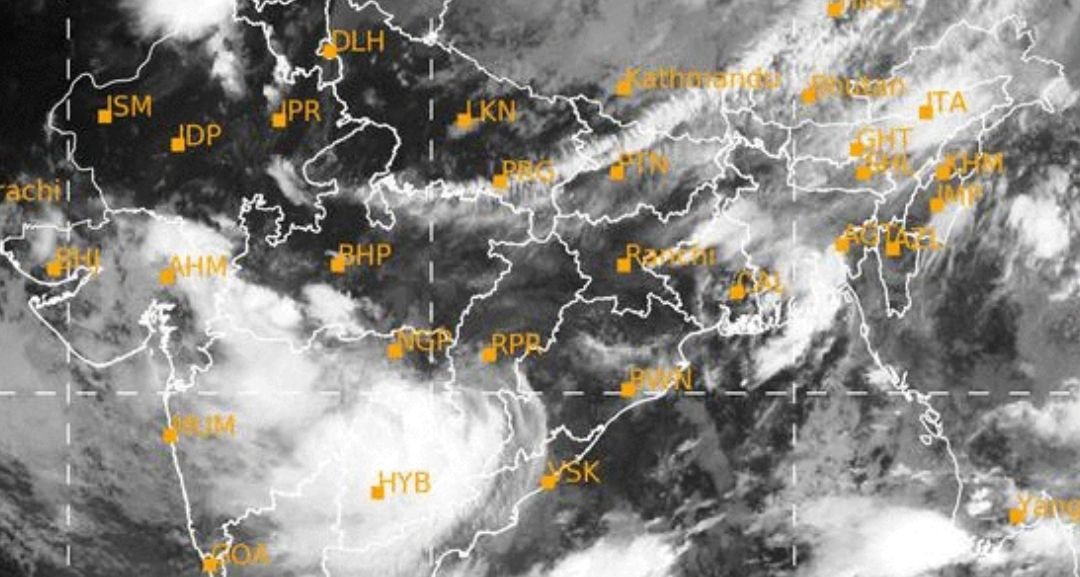 বৃষ্টির ঘাটতি কাটেনি, আর্দ্রতার দাপটে ভ্যাপসা অস্বস্তি পুরুলিয়ায়