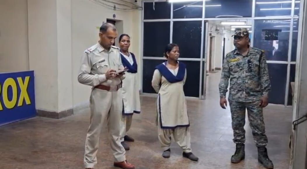অনাস্থায় গরহাজির বিক্ষুব্ধরা, জেলা পরিষদের সভাধিপতিই থাকছেন নিবেদিতা, সুজয়কে নিয়ে শঙ্কা