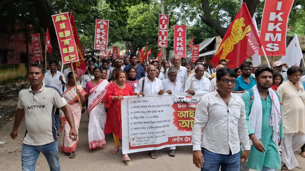 একশো দিনের কাজ হোক দুশো দিনের, দাবি নিয়ে পুরুলিয়ায় আন্দোলনে সিপিএম