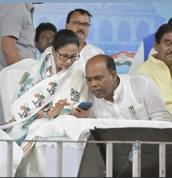 দলের হোয়াটসঅ্যাপ গ্রুপ ছাড়লেন রাজীবলোচন, তৃণমূলে জল্পনা শুরু
