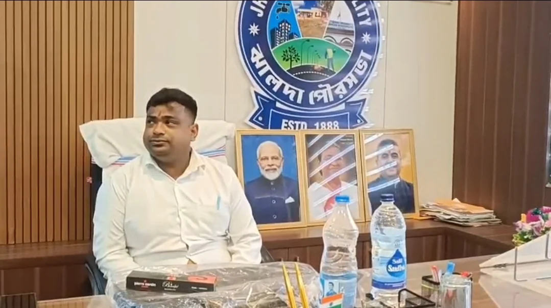 ৪ বছরে ৮ পুরপ্রধান! রেকর্ড গড়ে মিউজিক্যাল চেয়ার ঝালদার 'বিজয়' লাভ