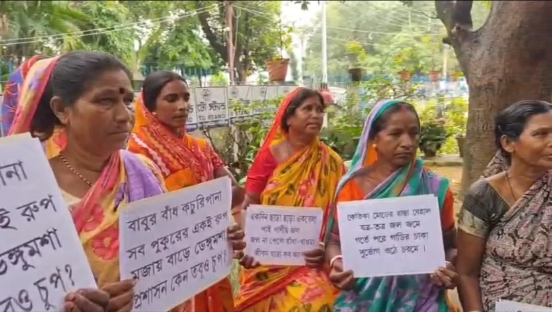 পথশ্রী হয়েছে হতশ্রী,  কেতিকাবাসীর ক্ষোভ আছড়ে পড়ল পুরসভায়