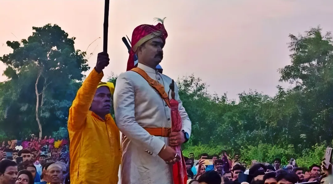ভাদ্র সংক্রান্তিতে ছাতা পরবে মেতে উঠল সাবেক মানভূম,যন্ত্রের আরাধনায় শ্রমজীবিরা