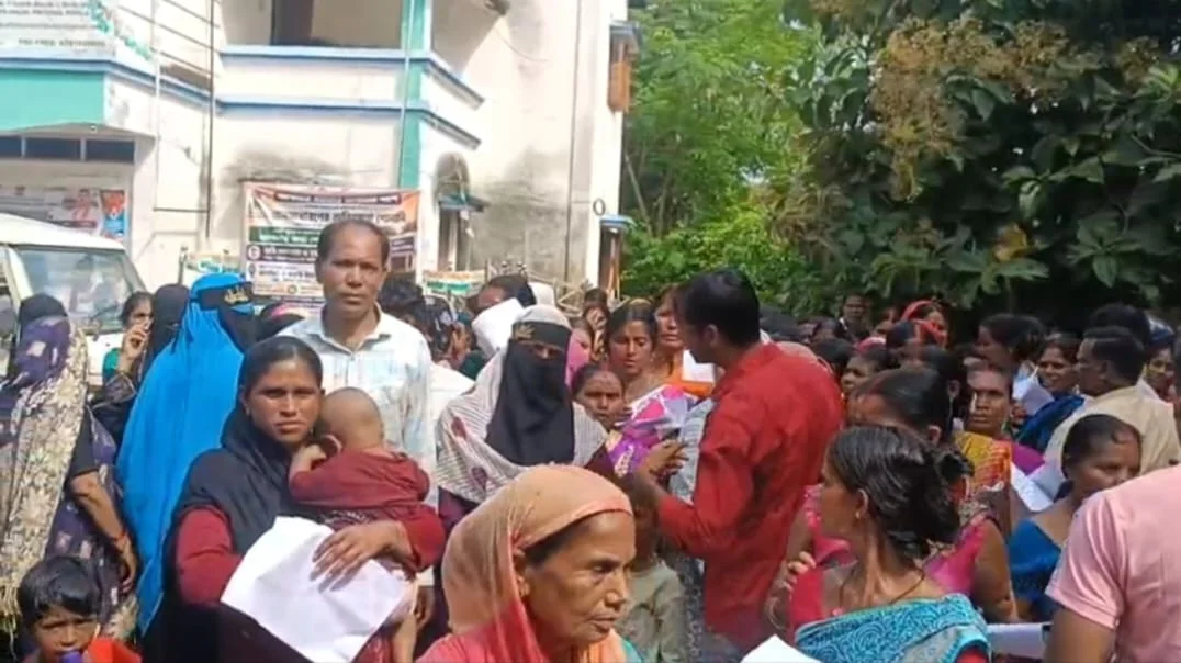 কেন অন্নপূর্ণা নেই? ঝালদায় মহিলা বিক্ষোভ সামলাতে এলো পুলিশ