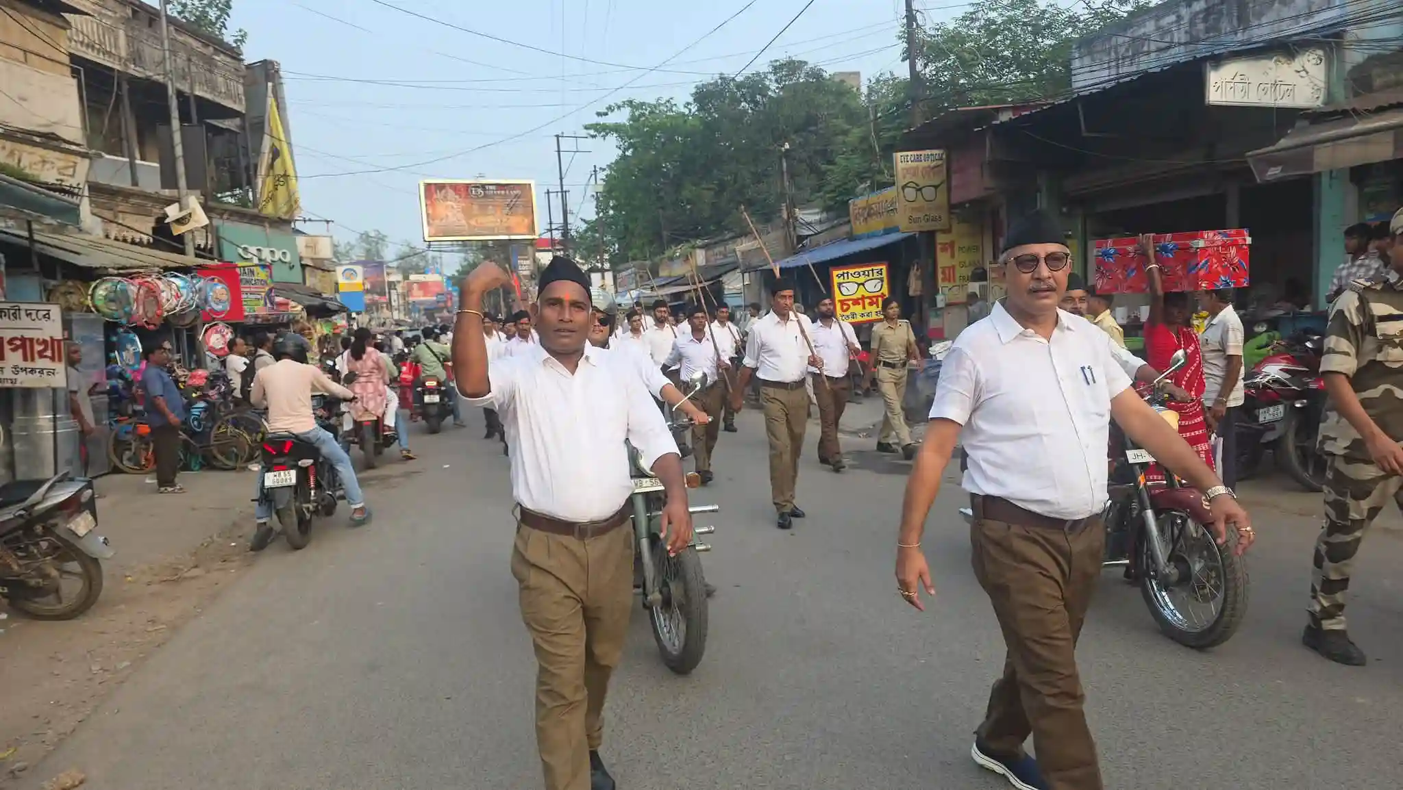 মহালয়ায় পুরুলিয়ায় সঙ্ঘের পদ সঞ্চালন, পা মেলালেন বিধায়ক সুদীপ