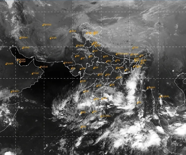 পুরুলিয়ায় নামল পারদ, ১৫ ডিগ্রির দোরগোড়ায়, ঘূর্ণিঝড়ের আশঙ্কায় বৃষ্টির ভ্রুকুটি