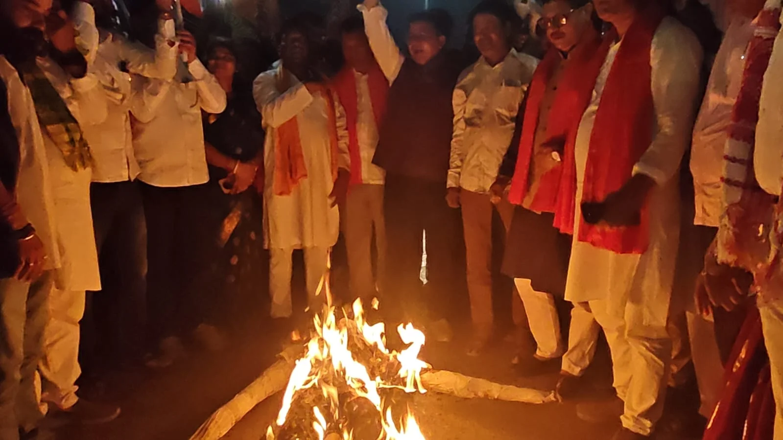 প্রধানমন্ত্রীকে নিয়ে কংগ্রেস সভাপতির মন্তব্যে আগুন জ্বললো পুরুলিয়ায়