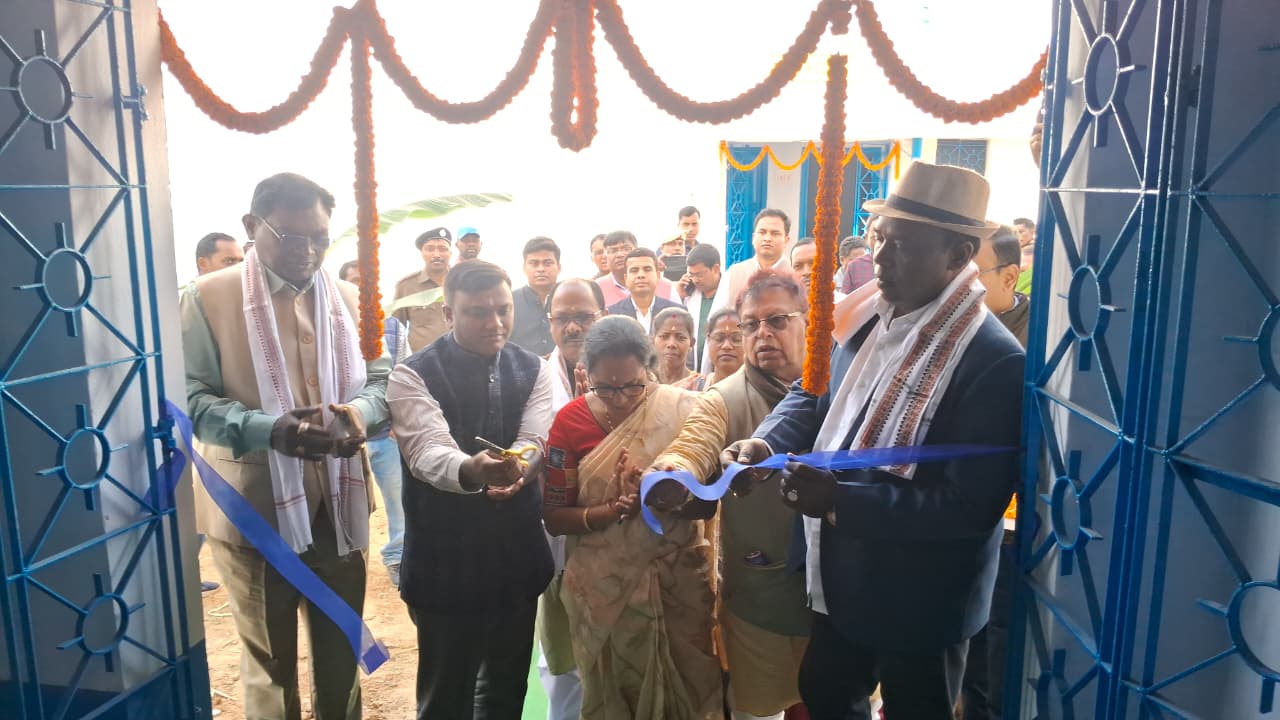 মানবাজারে আদিবাসী পড়ুয়াদের জন্য সম্পূর্ণ আবাসিক ইংরেজি মাধ্যম বিদ্যালয়