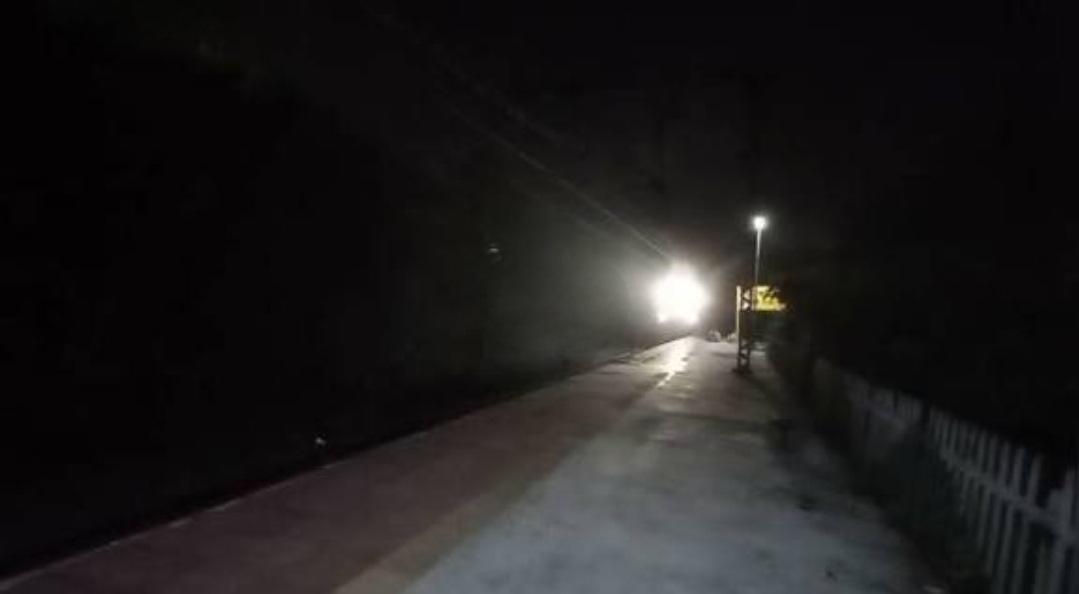 বন্দে ভারত এক্সপ্রেসের ধাক্কায় যুবক ও গৃহবধূর মৃ*ত্যু, তদন্তে পুলিশ