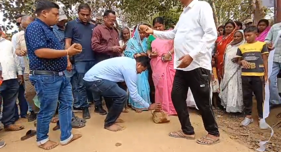 সেতুর পুনর্নির্মাণ শুরু, উদ্যোগে বিধায়ক সুশান্ত মাহাত